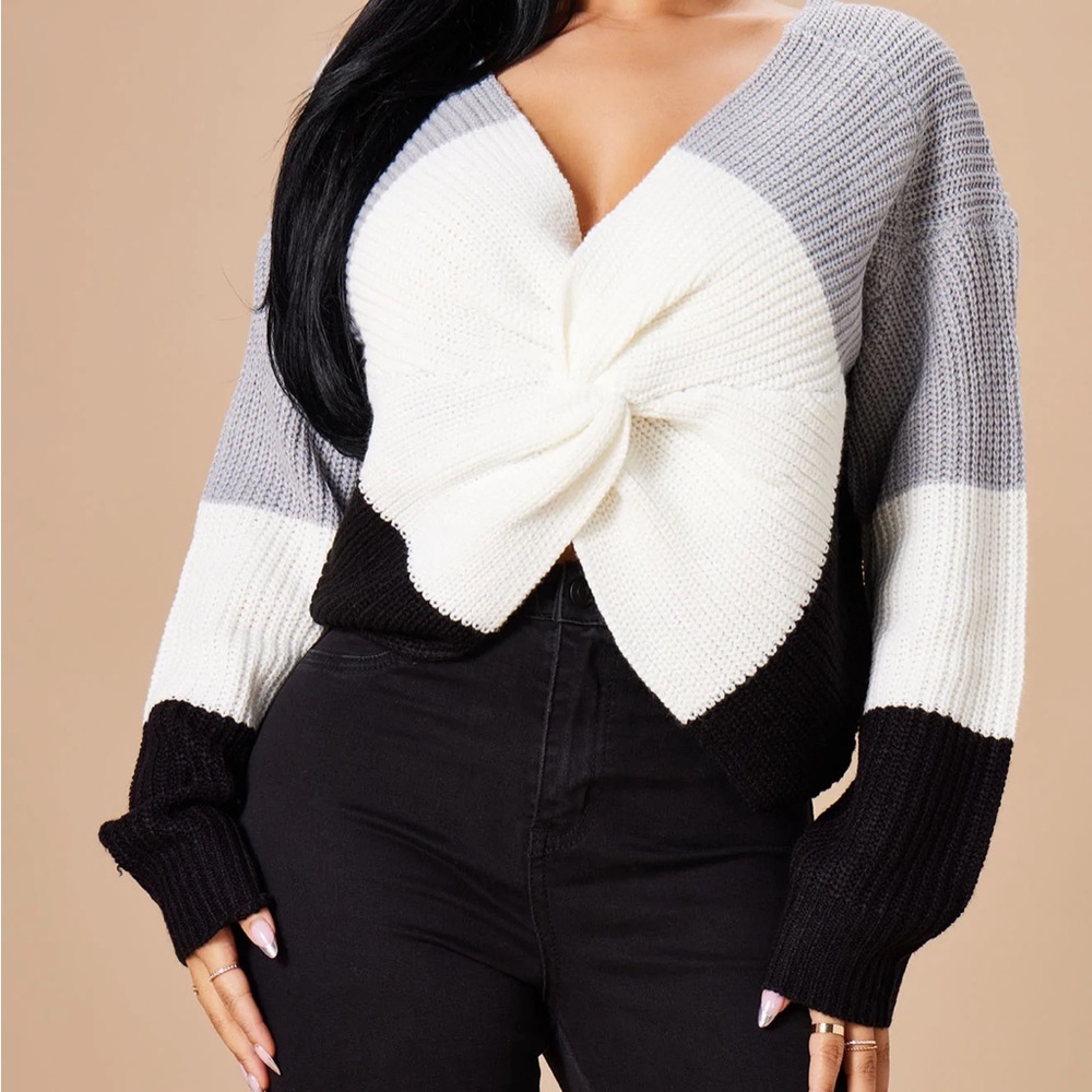 Twisted front color block sweater